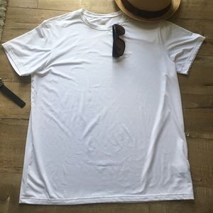 32 Degrees White T-shirts
